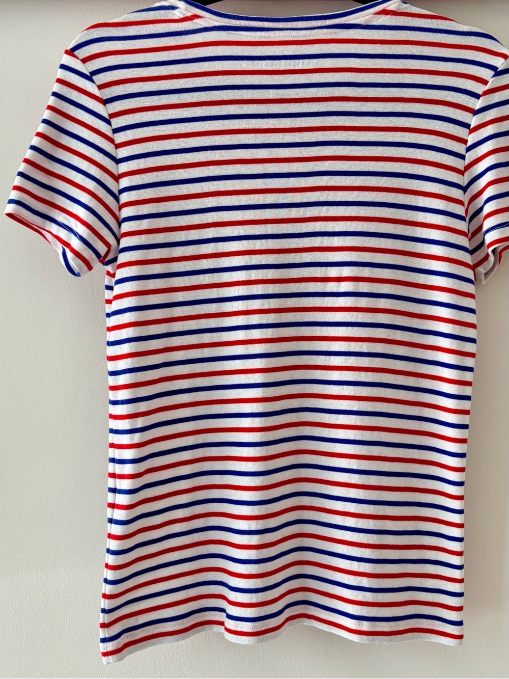 Vineyard Vines—Crewneck Tee-Shirt 100% Cotton, Red/White/Blue Stripes (Medium) - Picture 4 of 4
